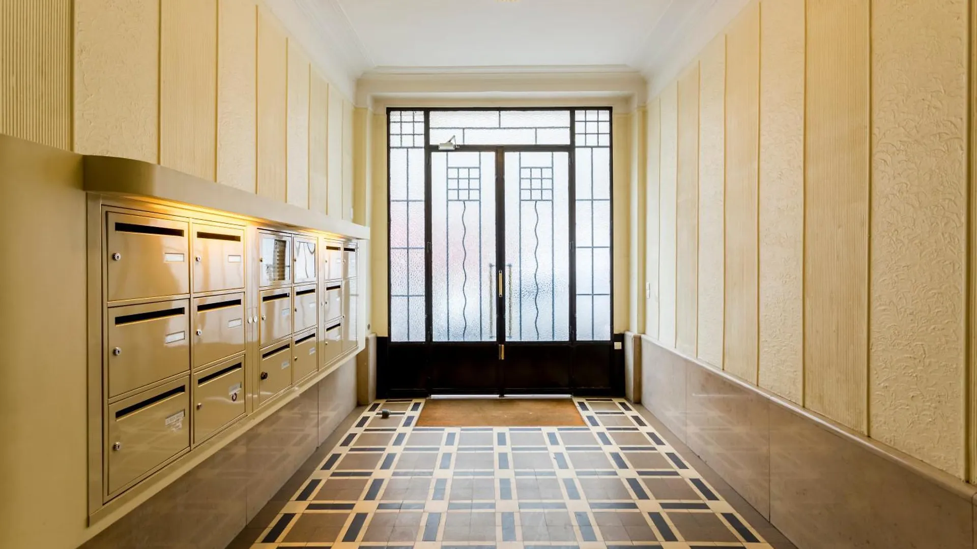 Amazing Artois Champs Elysees Apartment Paris